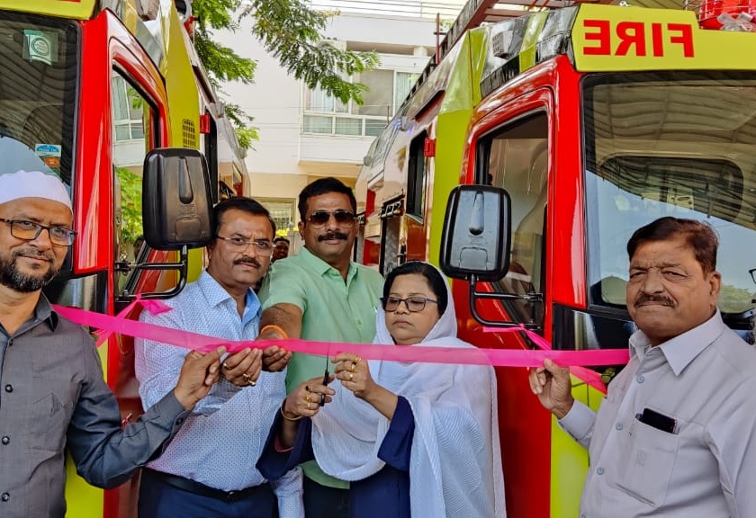 Dedication of new vehicles in Malegaon Municipal Fire Brigade | मालेगाव महापालिका अग्निशमन दलात नवीन वाहनांचे लोकार्पण