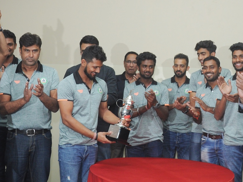 Welcome to Ranji-winning Vidarbha Sangha in Nagpur | नागपुरात रणजी विजेत्या विदर्भ संघाचे जल्लोषात स्वागत