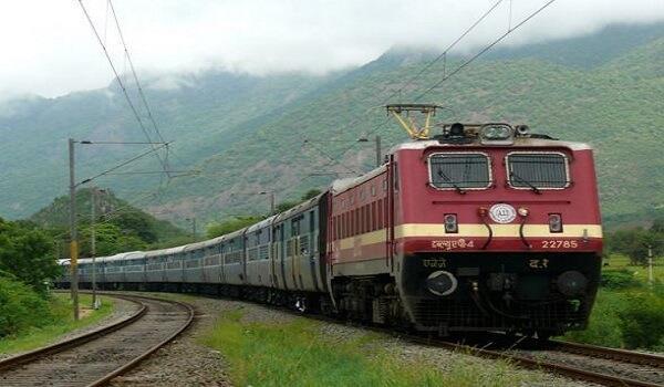 Maharashtra Express will run till Wardha | महाराष्ट्र एक्स्प्रेस वर्ध्यापर्यंतच धावणार