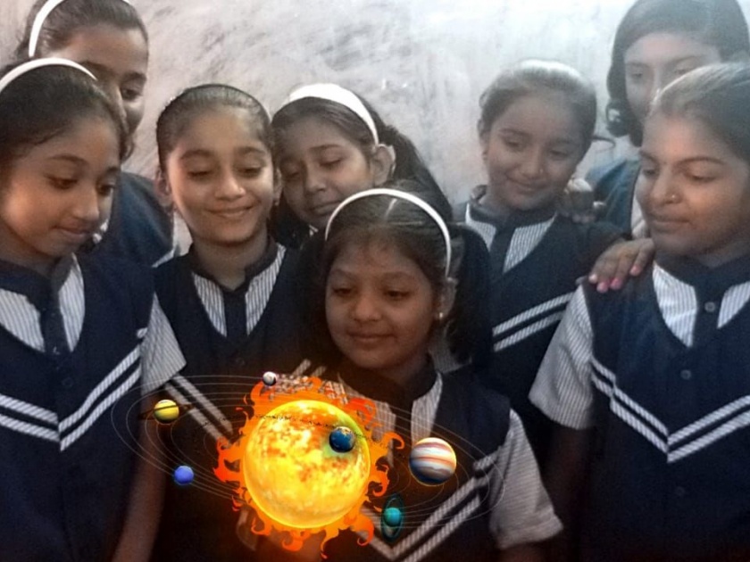 Three D Suryamala attends Vivekananda School in Chopad | चोपड्यातील विवेकानंद शाळेत अवतरली थ्री डी सूर्यमाला