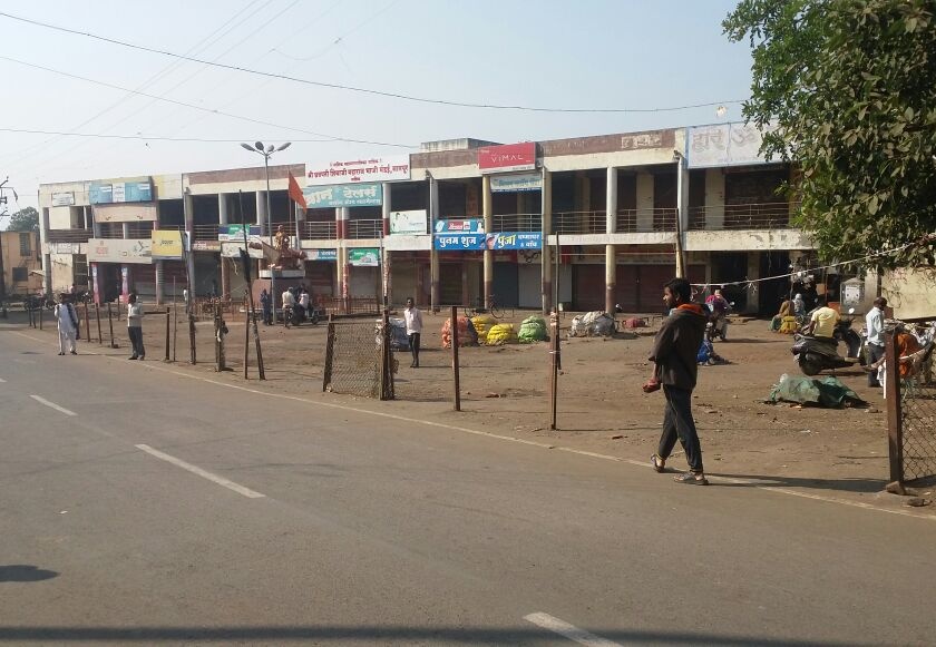  Large police settlement deployed in front of the bandh | बंदच्या पार्श्वभूमीवर नाशकात मोठा पोलीस बंदोबस्त तैनात