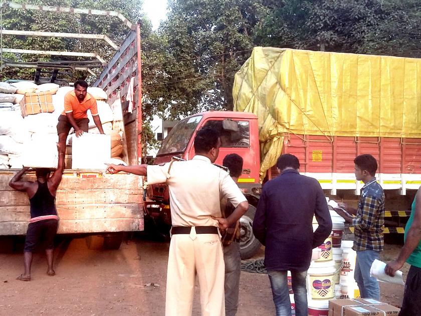 Sindhudurg: Theft in a truck standing on the highway; Seven lakhs worth Lumpas | सिंधुदुर्ग : महामार्गावर उभ्या असलेल्या ट्रकमध्ये चोरी; सात लाखांचा मुद्देमाल लंपास