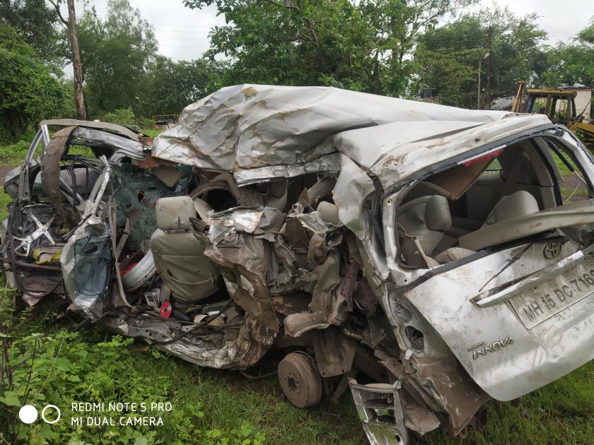 Three killed in Nashik accident near Gondi Dumala | गोंदे दुमालाजवळ अपघातात नाशिकचे तिघे ठार