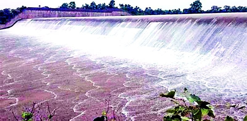 Only '8.38' Dalghami water left in 'Dham' | ‘धाम’ मध्ये केवळ ८.३८ दलघमी पाणी शिल्लक