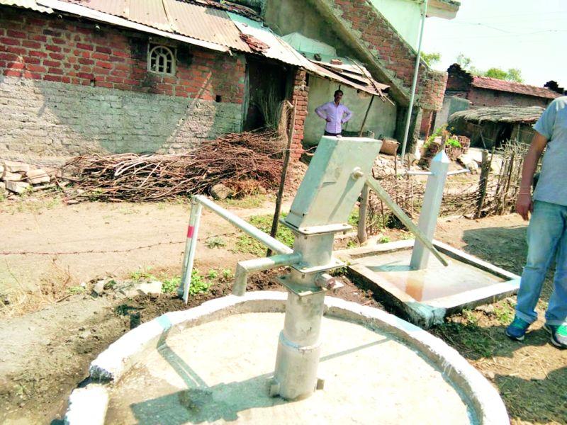 Dry boar wel recharged; Successful experiment in Nagpur district | बंद झालेली कूपनलिका झाली रिचार्ज; नागपूर जिल्ह्यातील यशस्वी प्रयोग