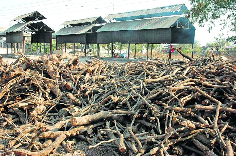 Now wood is not free on Dahanghat in Nagpur | नागपुरात दहनघाटावर आता लाकूड मोफत नाही