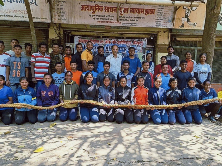 33 people from Kolhapur selected for the national rope competition | कोल्हापूरच्या ३३ जणांची राष्ट्रीय रस्सीखेच स्पर्धेसाठी निवड