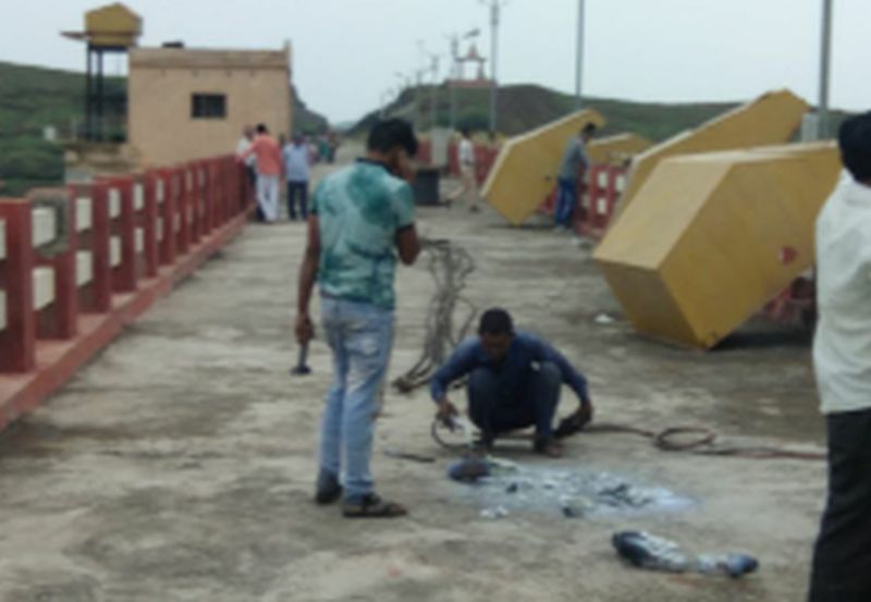 Repair of machinery of Amravati project | अमरावती प्रकल्पाच्या यंत्रसामग्रीची दुरुस्ती