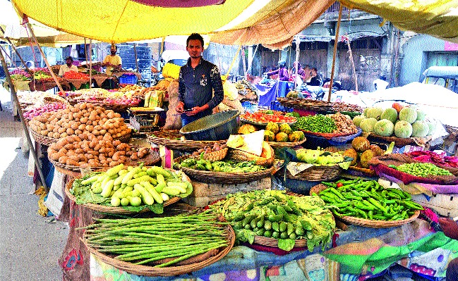 Demand to start weekly market in the district | जिल्ह्यातील आठवडे बाजार सुरू करण्याची मागणी