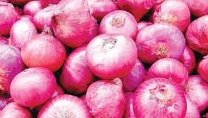 Onion inflows increased, but prices declined | कांदा आवक वाढली, भावात मात्र घसरण