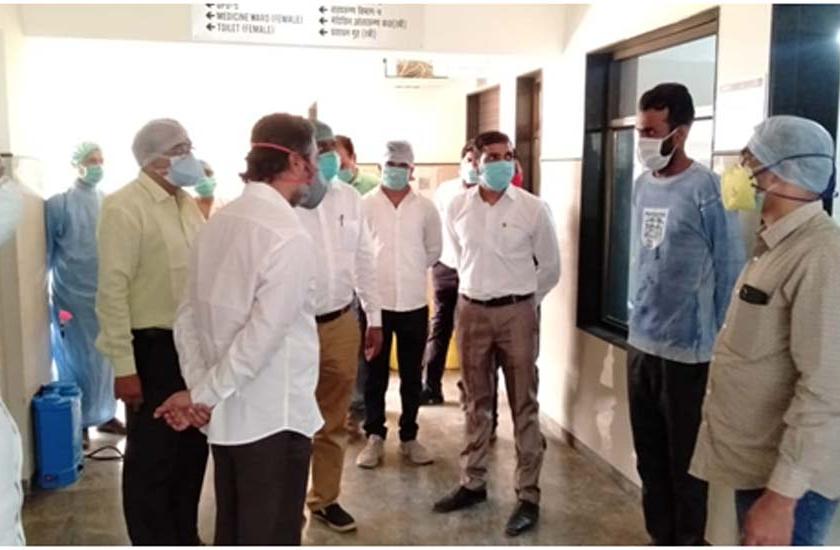 Chandwad treats suspected patients | चांदवडला संशयित रुग्णांवर उपचार