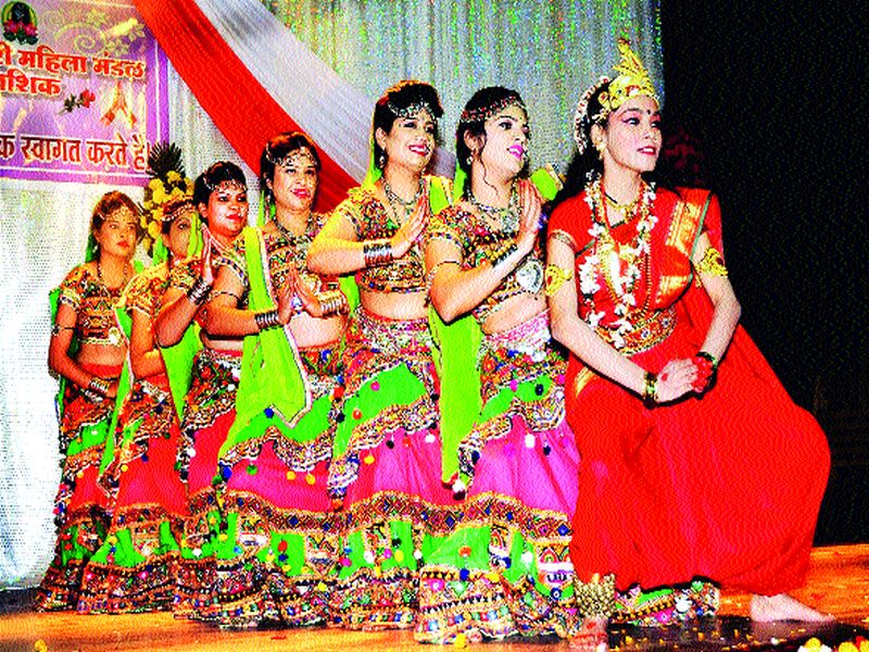 Nand ki Hawa Anand Bhoya held on contractor Ranjilo Nakhralo Rajasthan: Dance of the Friends of the Mahishwari Mahila Mandal | ‘नंद के घर आनंद भयो’वर धरला ठेका रंगिलो नखरालो राजस्थान : माहेश्वरी महिला मंडळाच्या स्नेहसंमेलनात नृत्य