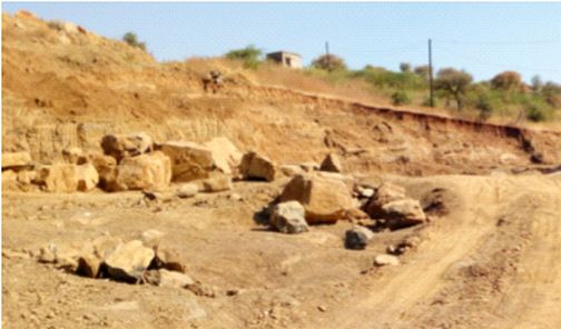 The rampant looting of secondary minerals continues in Nandurbar | नंदुरबारात गौण खनिजाची सर्रास लूट सुरूच