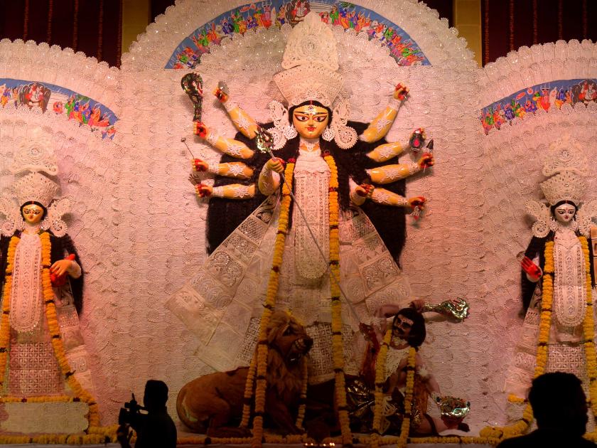 The Bengali Durgapuja Festival started | बंगाली दुर्गापूजा महोत्सवाला सुरुवात