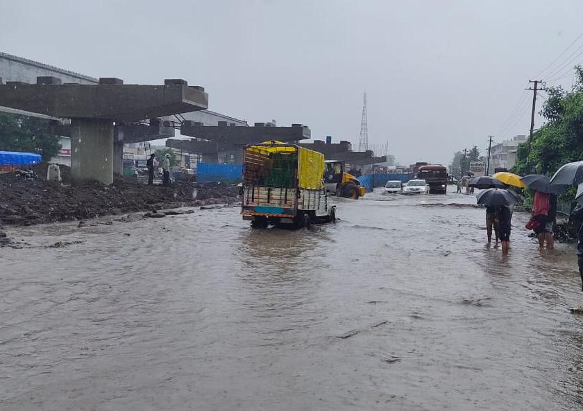  Due to heavy rains, Pimpalgaon Basavant city is submerged | अति वृष्टी मुळे पिंपळगाव बसवंत शहर जलमय