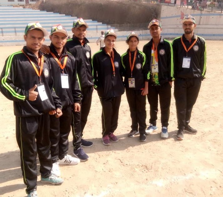 In Nepal's VT-Dandu World Championship, tribal students - students have won two gold medals | नेपाळमधील विटी - दांडूच्या जागतीक स्पर्धेत आदिवासी विद्यार्थी - विद्यार्थीनींना दोन सुवर्ण पदक