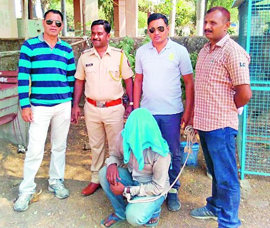 Two-wheeler thief arrested from Nashik | दुचाकी चोराला नाशिक येथून अटक