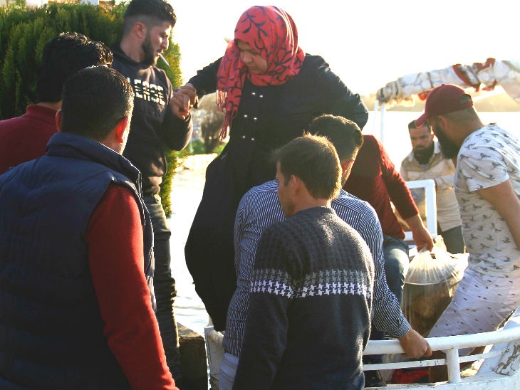 Boat crash in Mosul; 94 people die drown with 19 children | मोसुलमध्ये बोट दुर्घटना; 19 मुलांसह 94 जणांचा बुडून मृत्यू