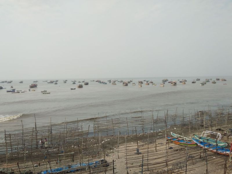 All fishing boats safe at Utan; The minor damage to materials on the Kina-only | उत्तन येथील सर्व मासेमारी बोटी सुरक्षित; किना-यावरील साहित्यांचे मात्र किरकोळ नुकसान
