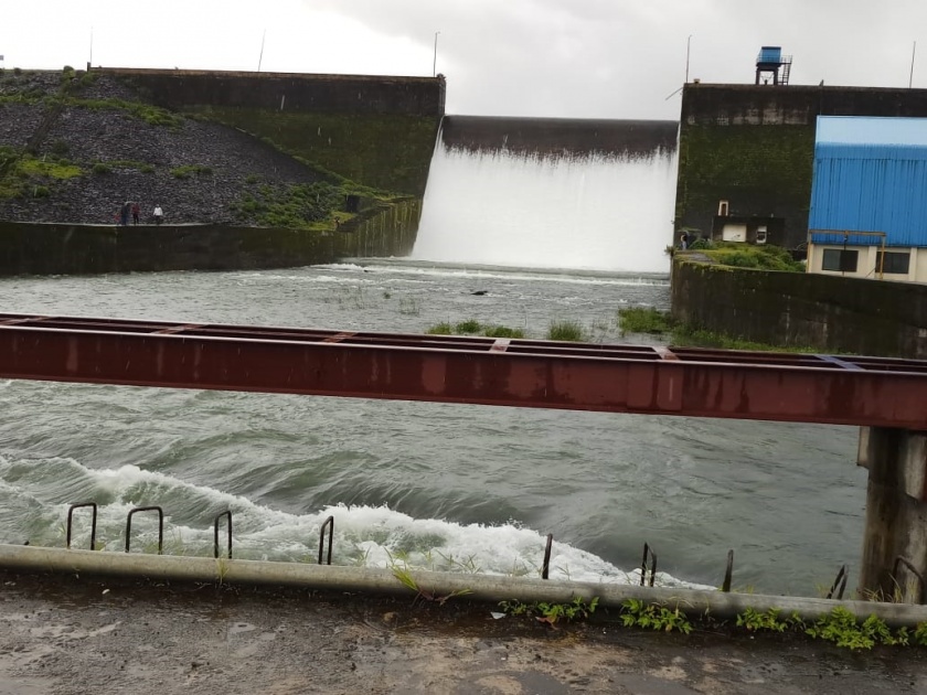 Bhavli dam overflow; Consolation to the farmers | भावली धरण ओव्हरफ्लो; शेतकऱ्यांना दिलासा