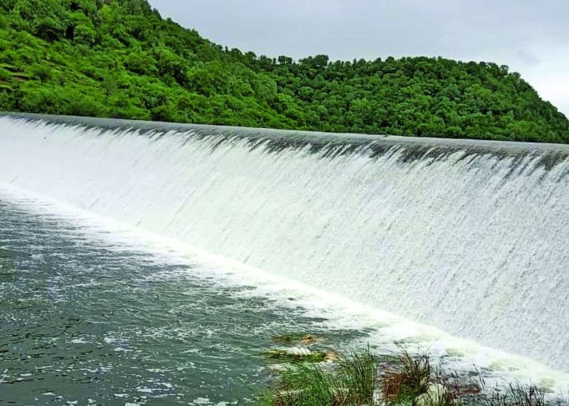 Water storage of three medium projects in Buldana district at 100% | बुलडाणा जिल्ह्यात तीन मध्यम प्रकल्पांचा जलसाठा शंभर टक्क्यांवर