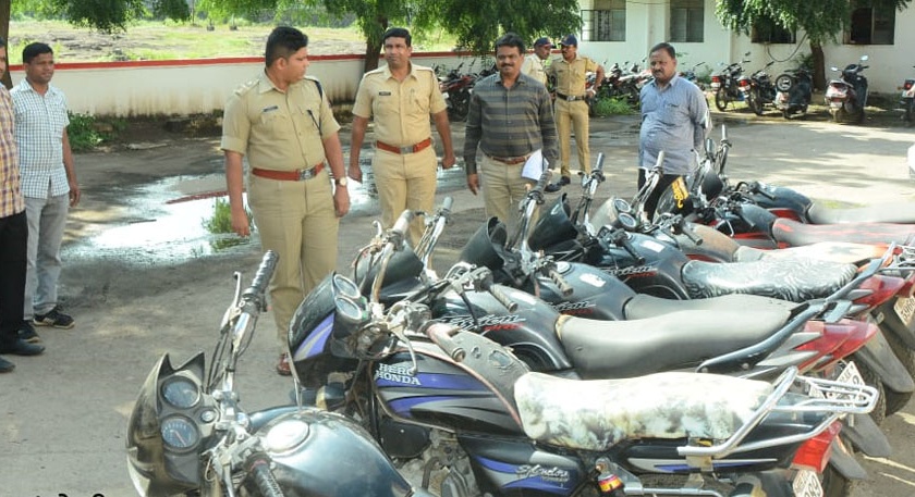 Eight stolen bicycles seized in Jalna | जालन्यात चोरीच्या आठ दुचाकी जप्त