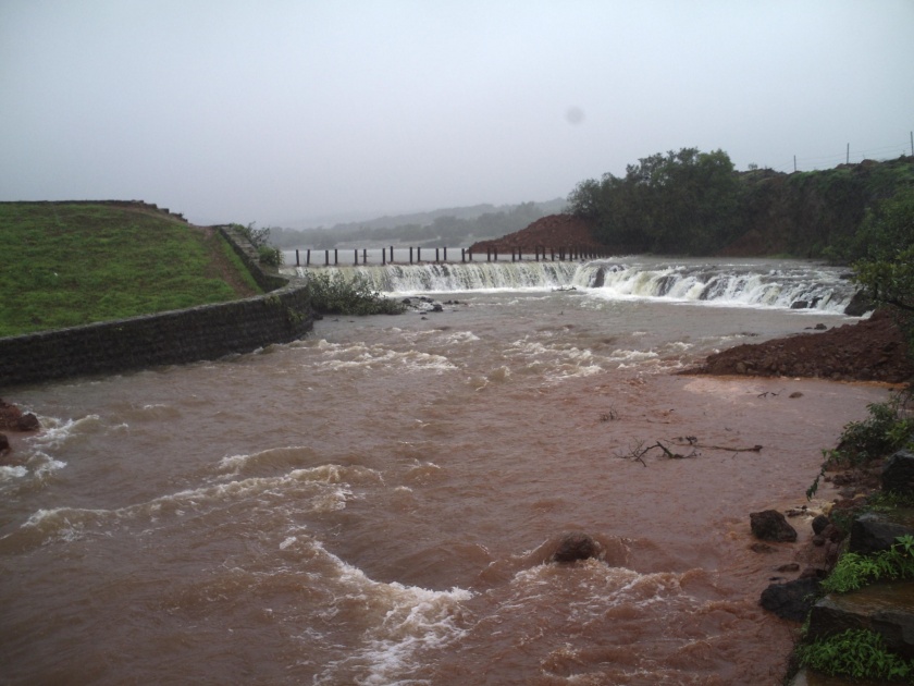 Satara: The dam is full but 12 TMC reservoirs are less than last year | सातारा :  धरणे भरली पण गतवर्षीपेक्षा १२ टीएमसी साठा कमी