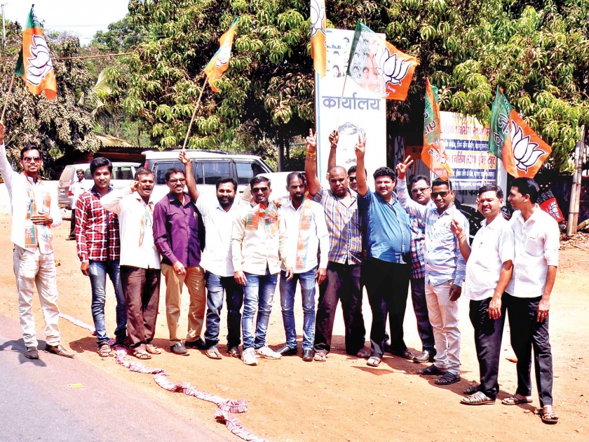 Sindhudurg: BJP's Kankavalit celebrated victory celebrations, breaking the fireworks | सिंधुदुर्ग : भाजपचा कणकवलीत जल्लोष, फटाके फोडून विजयोत्सव