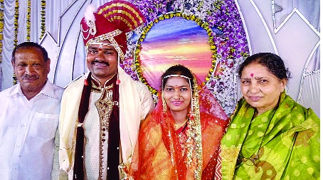  My heart's relationship with blood is worthwhile! Marriage to Manas daughter; The Amountness of Talde families in Kolhapur | रक्ताच्या नात्यापेक्षा मायेचे नातेच सार्थ! मानस कन्येचा थाटात विवाह; कोल्हापुरातील तावडे कुटुंबीयांंचा मोठेपणा