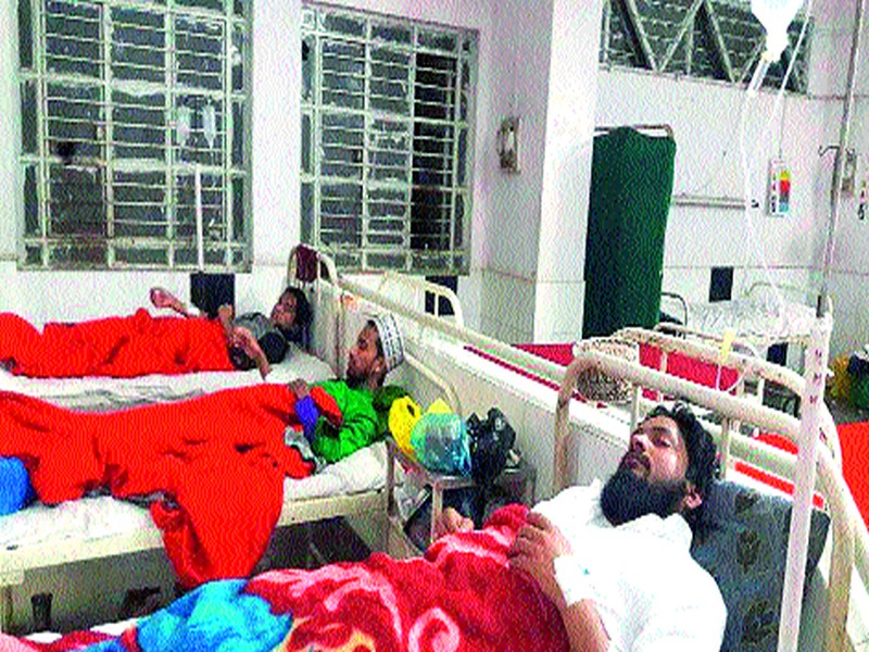  Fourteen students of madrasa are in the hospital | मदरशाचे चौदा विद्यार्थी रुग्णालयात