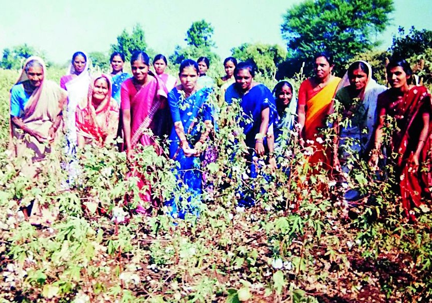 Savitribai Phule Bachat Gat of Amravati district has saved the loan of Rs 28 lakh from the women's savings group | अमरावती जिल्ह्यातील सावित्रीबाई फुले महिला बचतगटाने कर्ज फेडून केली २८ लाखांची बचत