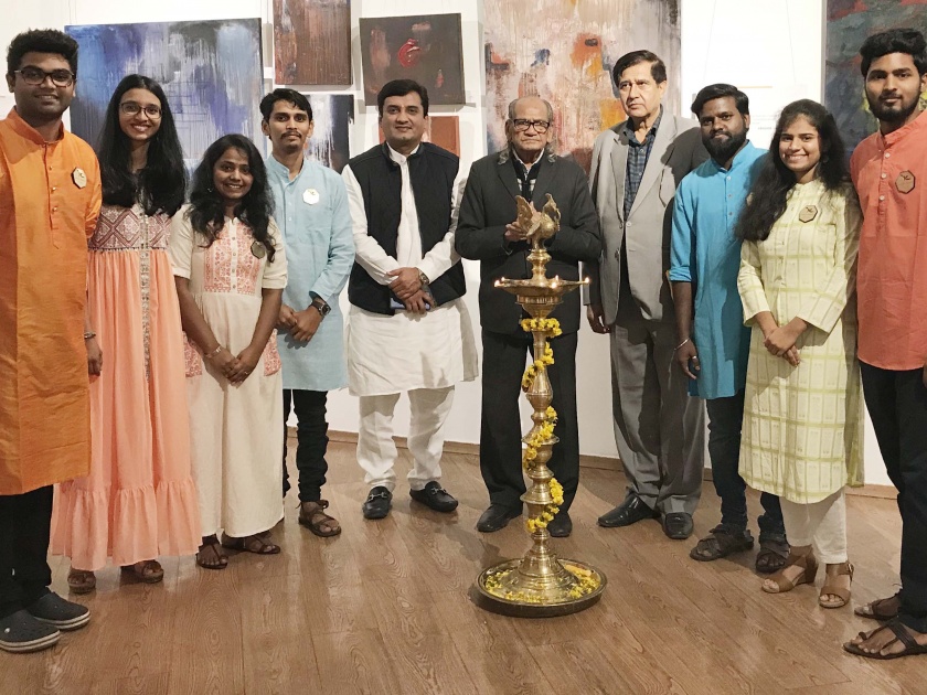 The 'transition' of the Kolhapur painters started in Delhi | दिल्लीमध्ये कोल्हापूरच्या चित्रकारांचे ‘संक्रमण’ सुरू