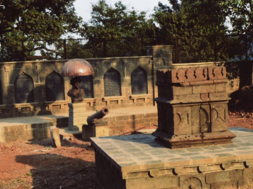 Inauguration of Ramchandrapant Amatya Bawdekar's mausoleum tomorrow | रामचंद्रपंत अमात्य बावडेकर यांच्या समाधी स्मारकाचे पन्हाळ्यात उद्या लोकार्पण