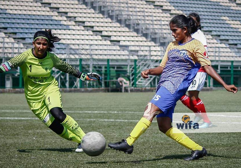 FC Kolhapur is tied with the Football School of India | एफसी कोल्हापूरला फुटबॉल स्कूल आॅफ इंडियाने बरोबरीत रोखले