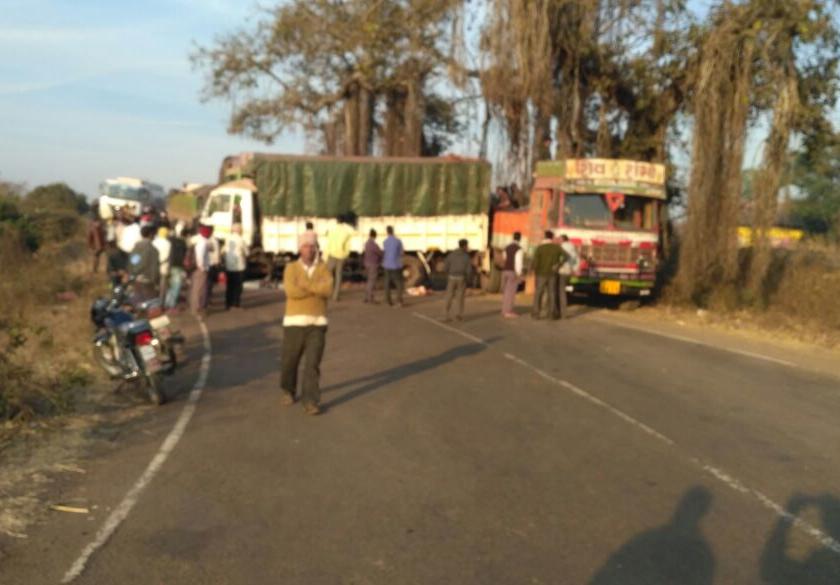 Accident on Kolhapur-Ratnagiri highway, one seriously injured | कोल्हापूर -रत्नागिरी महामार्गावर अपघात, एकजण गंभीर जखमी, वाहनांच्या लांबच लांब रांगा