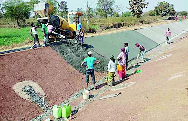 Question mark on the construction of the Ranara to the Kirkapur canal | रनेरा ते कर्कापूर नहर बांधकामावर प्रश्नचिन्ह