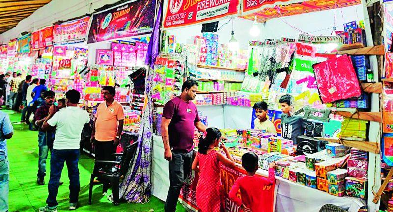 Diwali shopping bumps up; 400 crore turnover | दिवाळीची खरेदी दणक्यात; 400 कोटींची उलाढाल