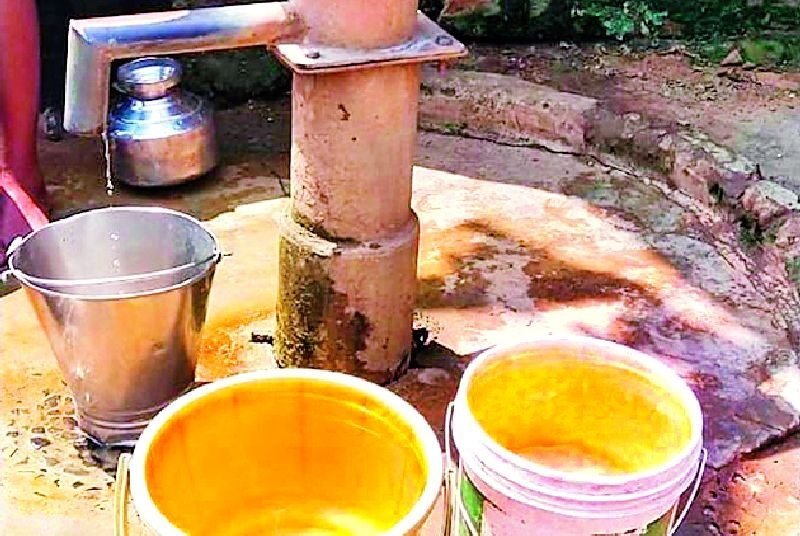 Drinking water crisis in villages after floods | पुरानंतर गावांमध्ये पिण्याच्या पाण्याचे संकट