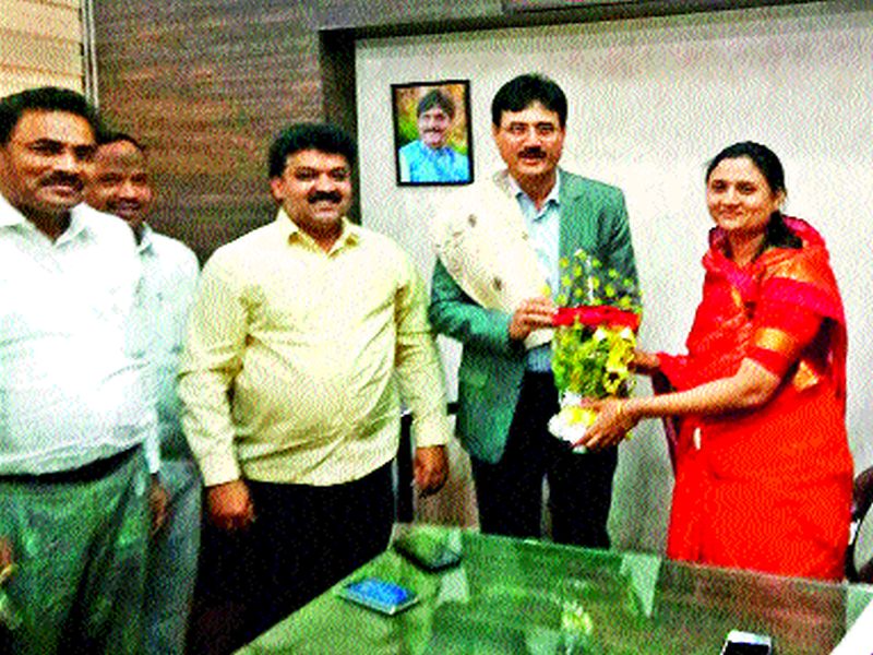 Chief Executive Officer of Zilla Parishad Naresh Gite took charge | जिल्हा परिषदेचे मुख्य कार्यकारी अधिकारी नरेश गिते यांनी पदभार स्वीकारला
