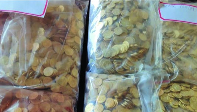 Fraud by giving fake gold coins; Cinestyle style siege operation success | नकली सोन्याची नाणी देऊन फसवणूक; सिनेस्टाईल पद्धतीचे ‘घेराव’ ऑपरेशन सक्सेस