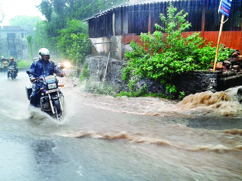 Ratnagiri: Rainfall in the first month in the first month, the beginning of the relief from the beginning | रत्नागिरी :पहिल्याच महिन्यात गेल्या वर्षीपेक्षा जास्त पाऊस, सुरुवातीपासूनच दिलासा