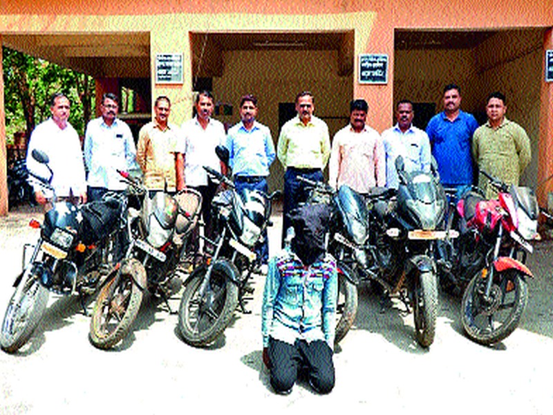  Two-wheeler, mobile chargers arrested | दुचाकी, भ्रमणध्वनी चोरणाऱ्यांना अटक