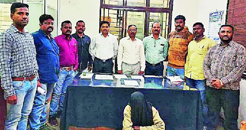 Notorious thief arrested Naresh Bhange | कुख्यात चोर नरेश भांगेला अटक