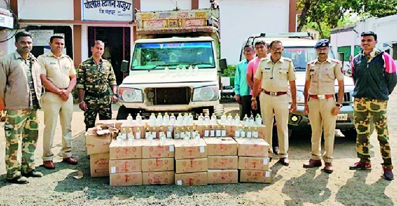 Thirteen and a half million issues of confiscation were seized in Rajura | राजुऱ्यात साडे तेरा लाखांचा मुद्देमाल जप्त