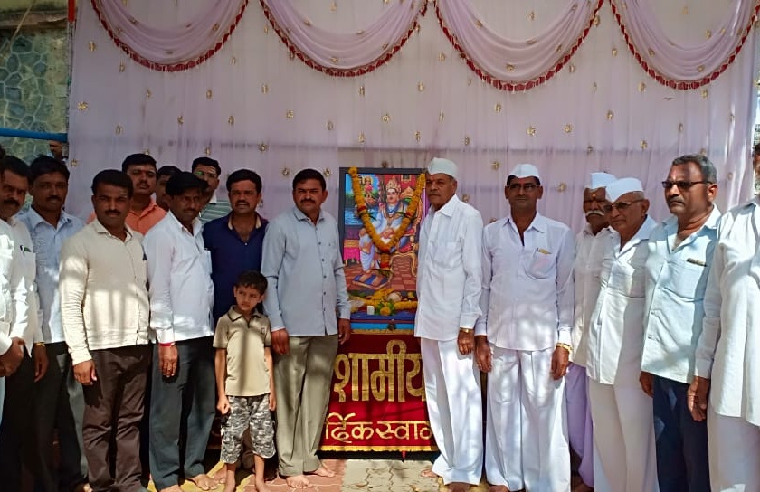 Mahatma Basaveshwar Jayanti excitement at Devgaon | देवगाव येथे महात्मा बसवेश्वर जयंती उत्साहात