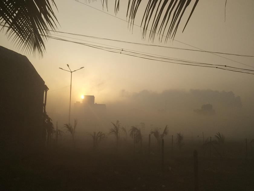 Kolhapurkar took away the fog, the temperature fluctuated | कोल्हापूरकरांनी घेतला दाट धुक्याचा अनुभव, तापमानात चढ-उतार