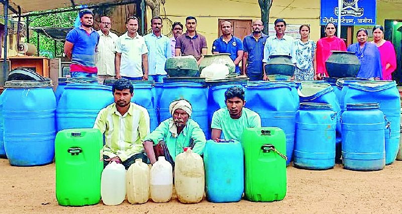 700 liters of seams seized | ७०० लिटर मोहफूल सडवा जप्त