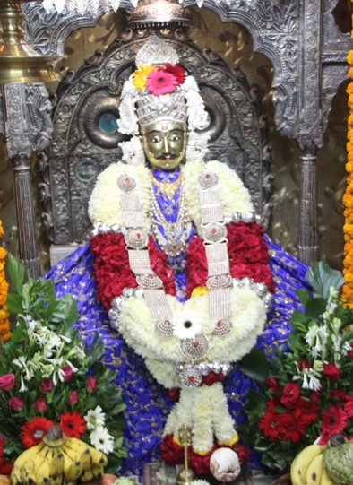 Saint Anandiswamy Maharaj celebrated the day with a special celebration | संत आनंदीस्वामी महाराज यांचा प्रकट दिन सोहळा उत्साहात साजरा