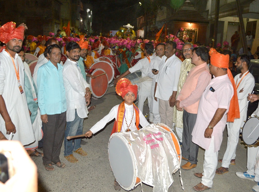 Grand procession in Jalna in the light of 'Jay Parshuram' | ‘जय परशुराम’च्या निनादात जालन्यात भव्य मिरवणूक