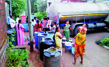 Water crisis at Panhalgarh | पन्हाळगडावर पाणी संकट